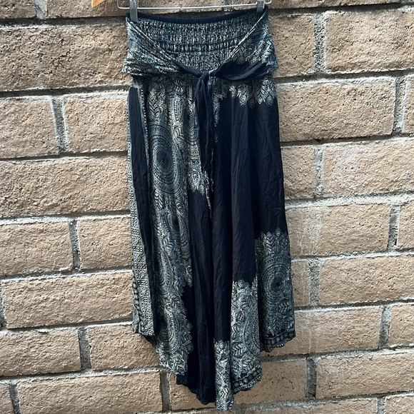 Bangkok Pants Black and White Patterned‎ Skirt or dress size S/M 100% rayon - Picture 6 of 11